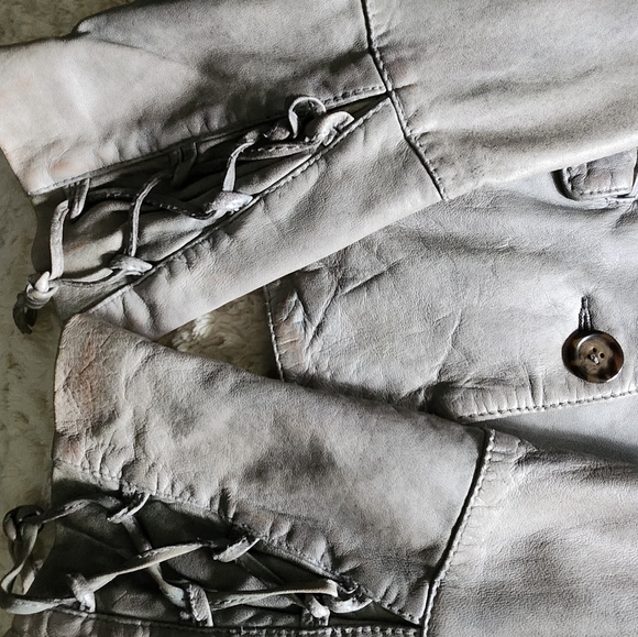 Danier leather Jacket - Picture 3 of 15